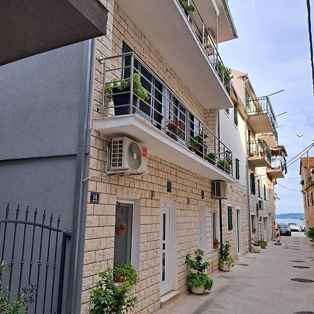 Studio Apartment Legcevic Kastela Exterior photo