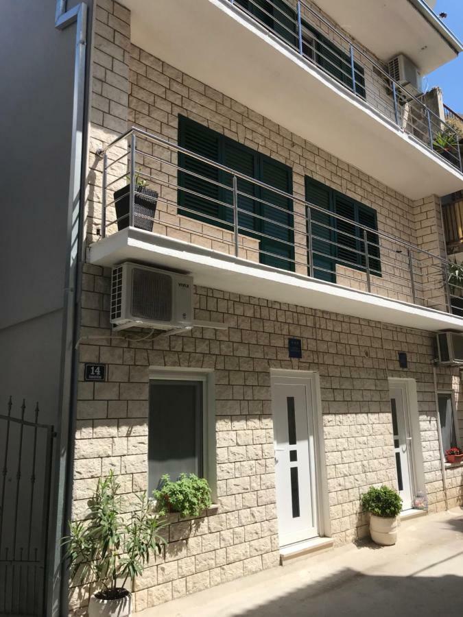 Studio Apartment Legcevic Kastela Exterior photo